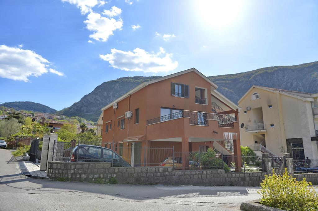 Apartment Damjan Kotor Exteriör bild